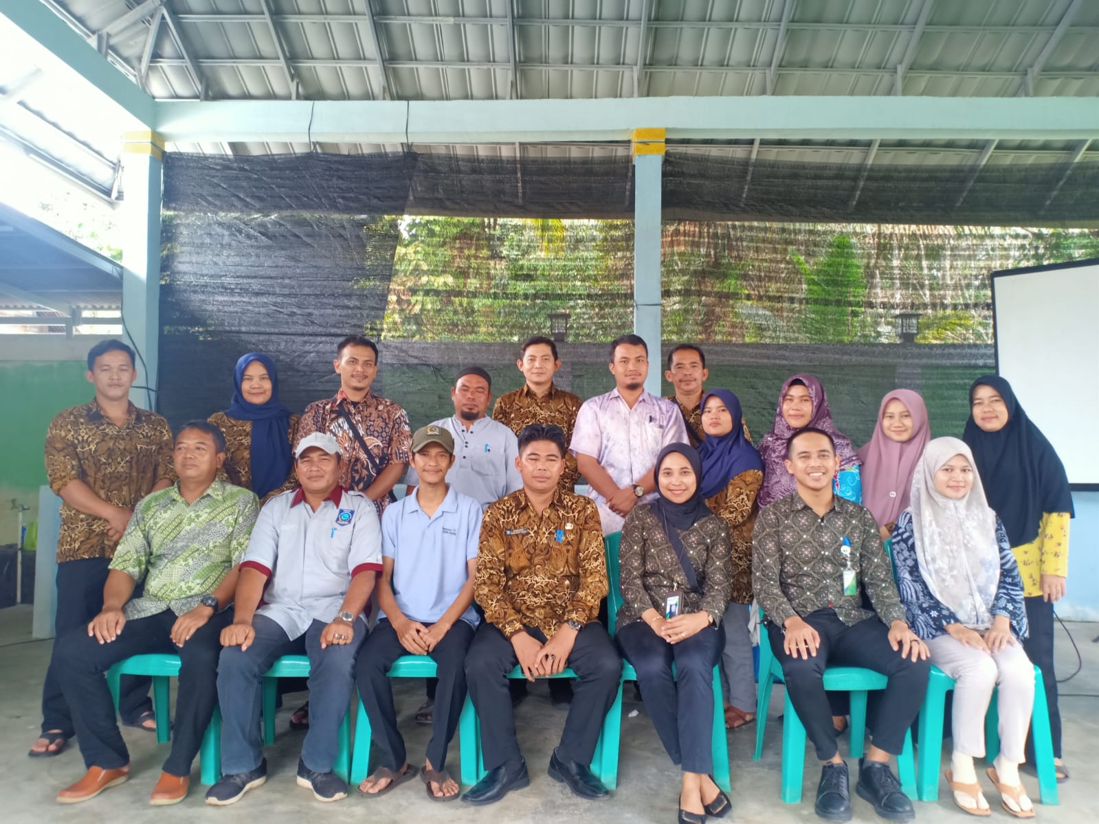 Sosialisasi BPJS Ketenagakerjaan di Balai Kantor Des Bukit Layang