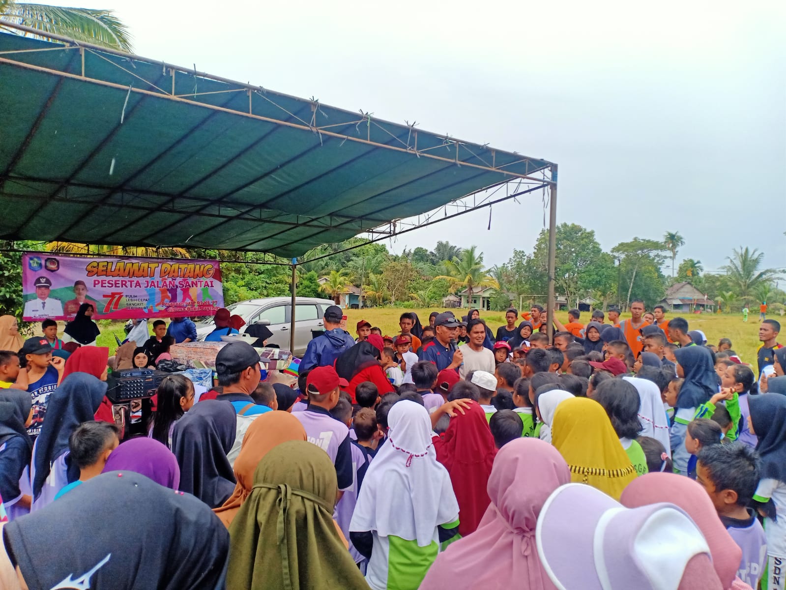 Rayakan Kemerdekaan RI, Pemdes Bukit Layang adakan jalan sehat bersama masyarakat desa